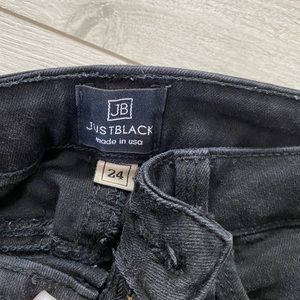 Black jeans with rips at knee size 24